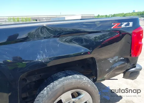 2018 Chevrolet Silverado 1500 2Lz z USA, uszkodzony, nr VIN 1GCVKSEC4JZ338478